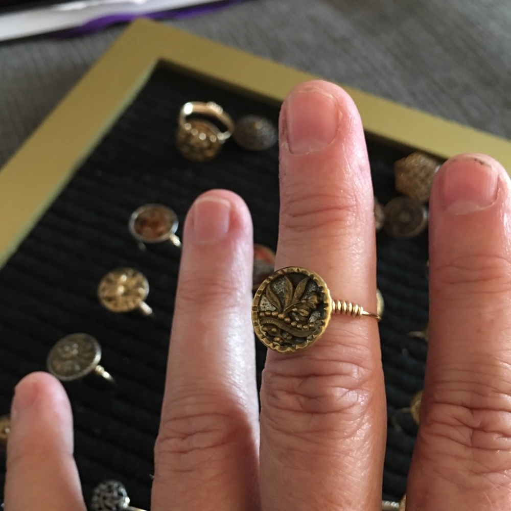 Victorian Button Rings. Durable gold plated. - Picture 5 of 10
